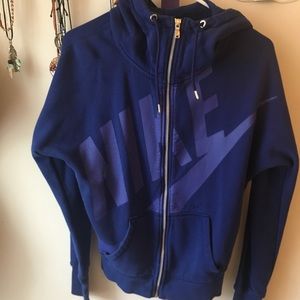 Women’s athletic Nike zip up jacket